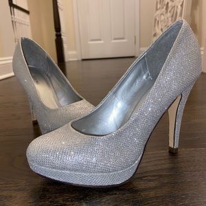 Silver glitter pumps